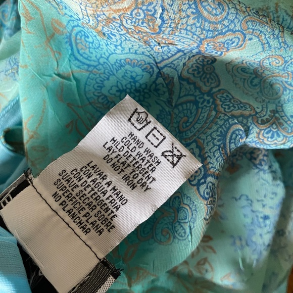 Beautiful Bohemian Design Dress - Picture 13 of 16